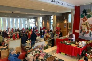 Préparation de la vente paroissiale de Noël